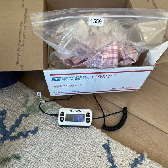 Sadie and Sage Crop Shacket Top Plaid Pockets Buttons Womens Medium M Pink Rose - Picture 7 of 9